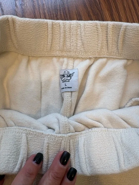 Boys Lie Cream Jogger Sweatpants with Gray Graphic - Picture 2 of 4